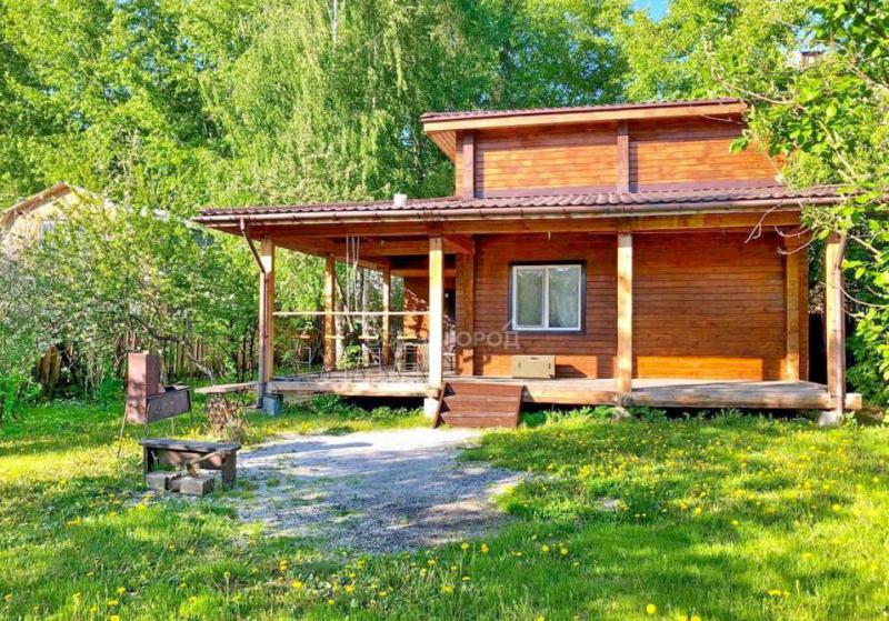 Дом на 12 человек  площадью 150 м2 на озере Шарташ в Екатеринбурге